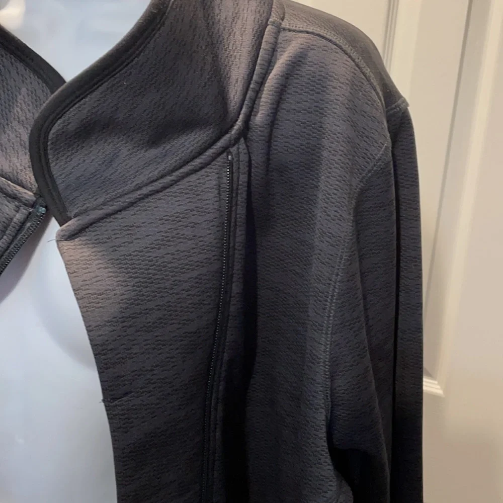 Women's Champion zippered long sleeved jacket , size XXL